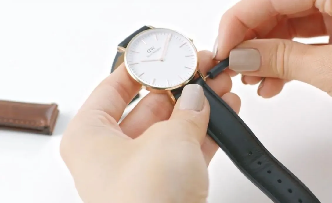 Bagaimana Cara Menukar Tali Jam Daniel Wellington? Anda Boleh Ikuti Panduan Ini