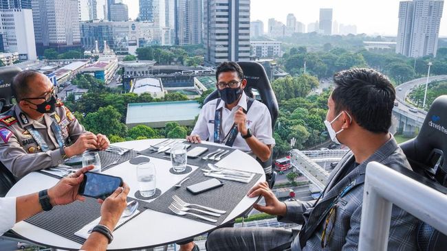 Lounge In The Sky Indonesia, Sensasi Makan di Atas Ketinggian