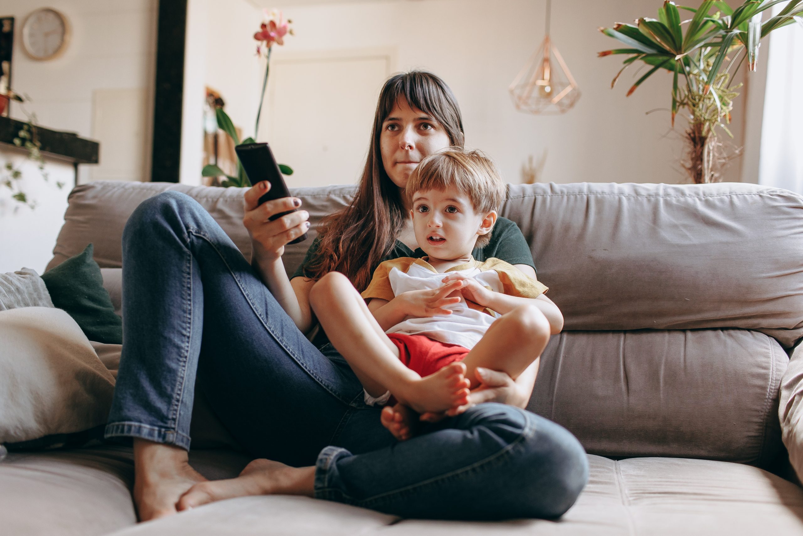 Tips Membersamai Anak Dalam Menonton