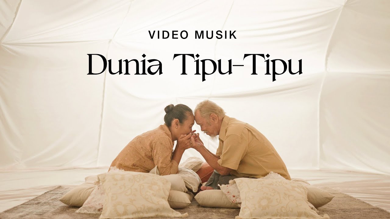 Berkomunikasi Melalui Tatapan Mata Di “Dunia Tipu-Tipu”