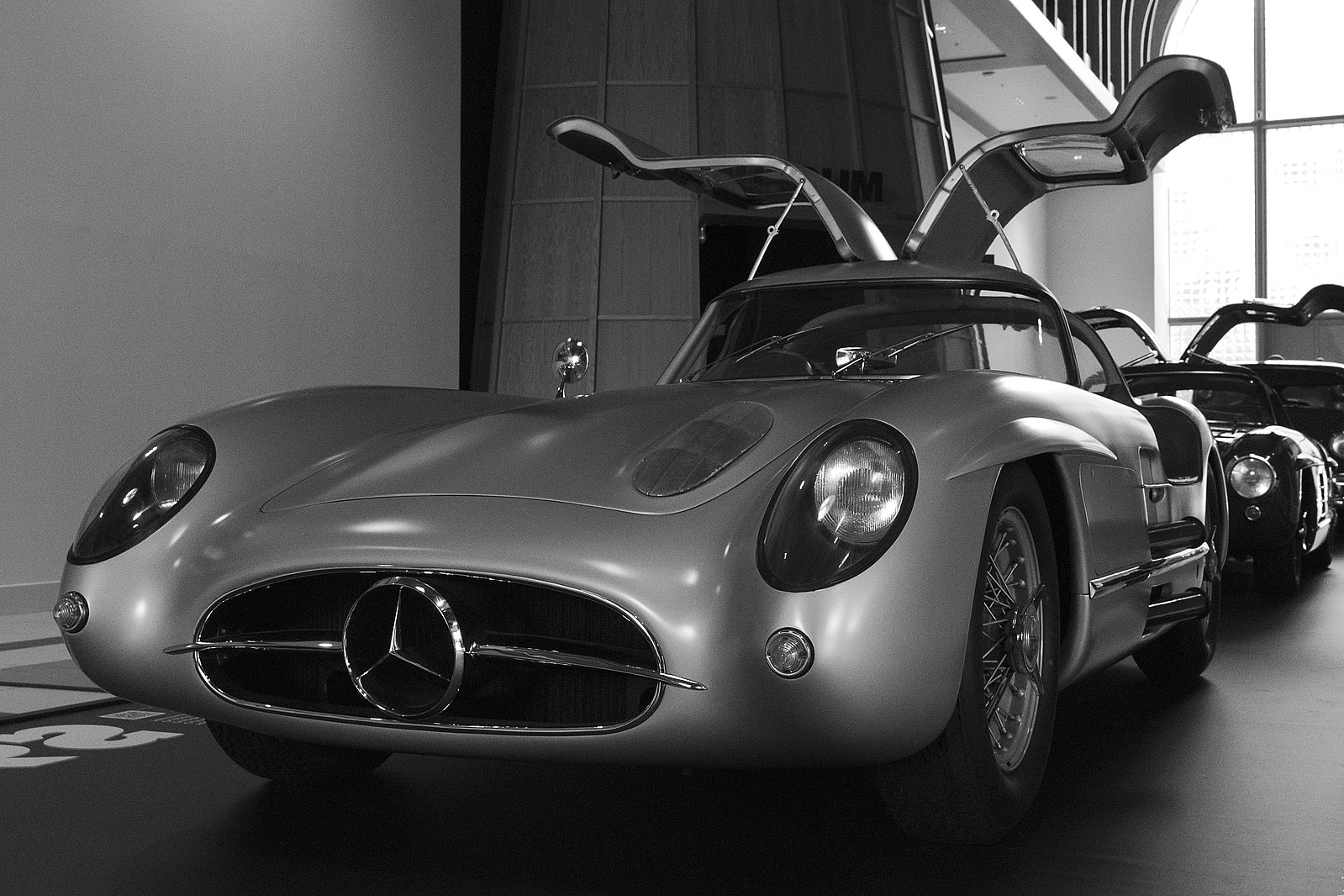 Di Sebalik Kereta Paling Mahal Di Dunia – Ada Apa Dengan Mercedes-Benz 300 SLR Uhlenhaut Coupe?