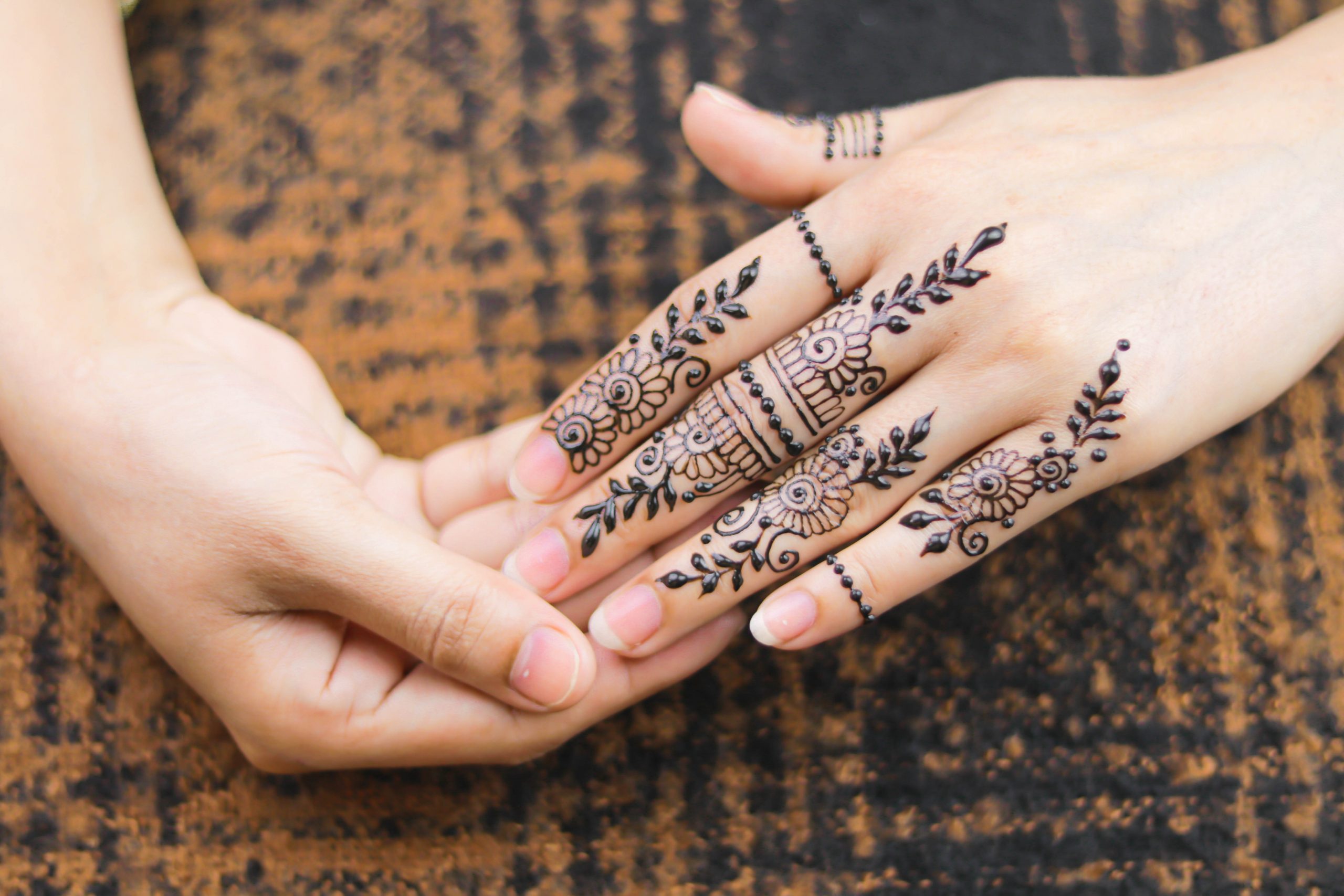Elak Bahan Berbahaya Ini – Periksa Kandungan Bahan Sebelum Beli Henna Hitam