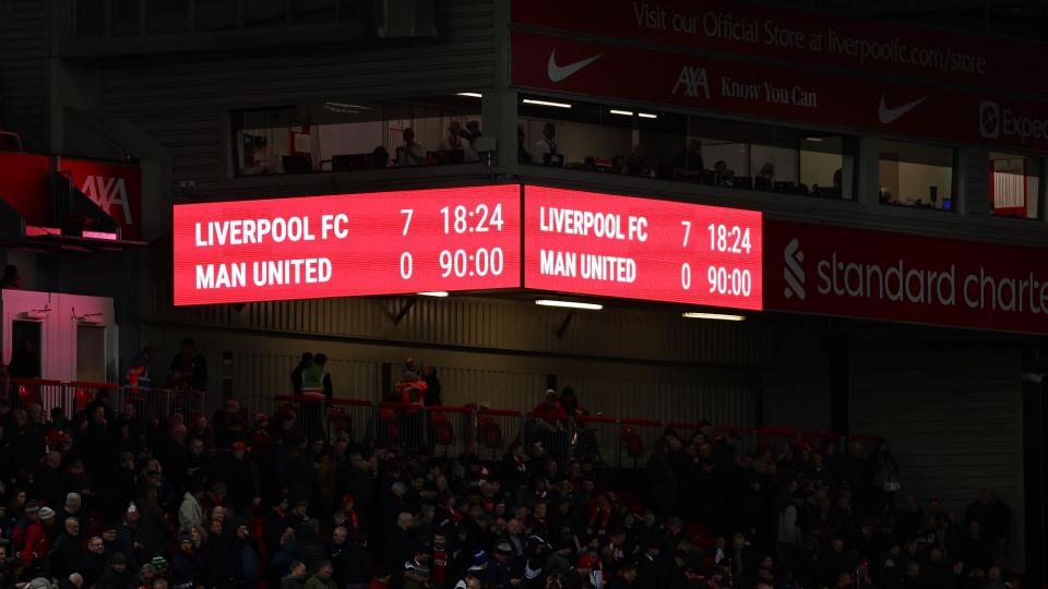 Ketika Fan MU “Dirujak” Karena Kalah 7-0 