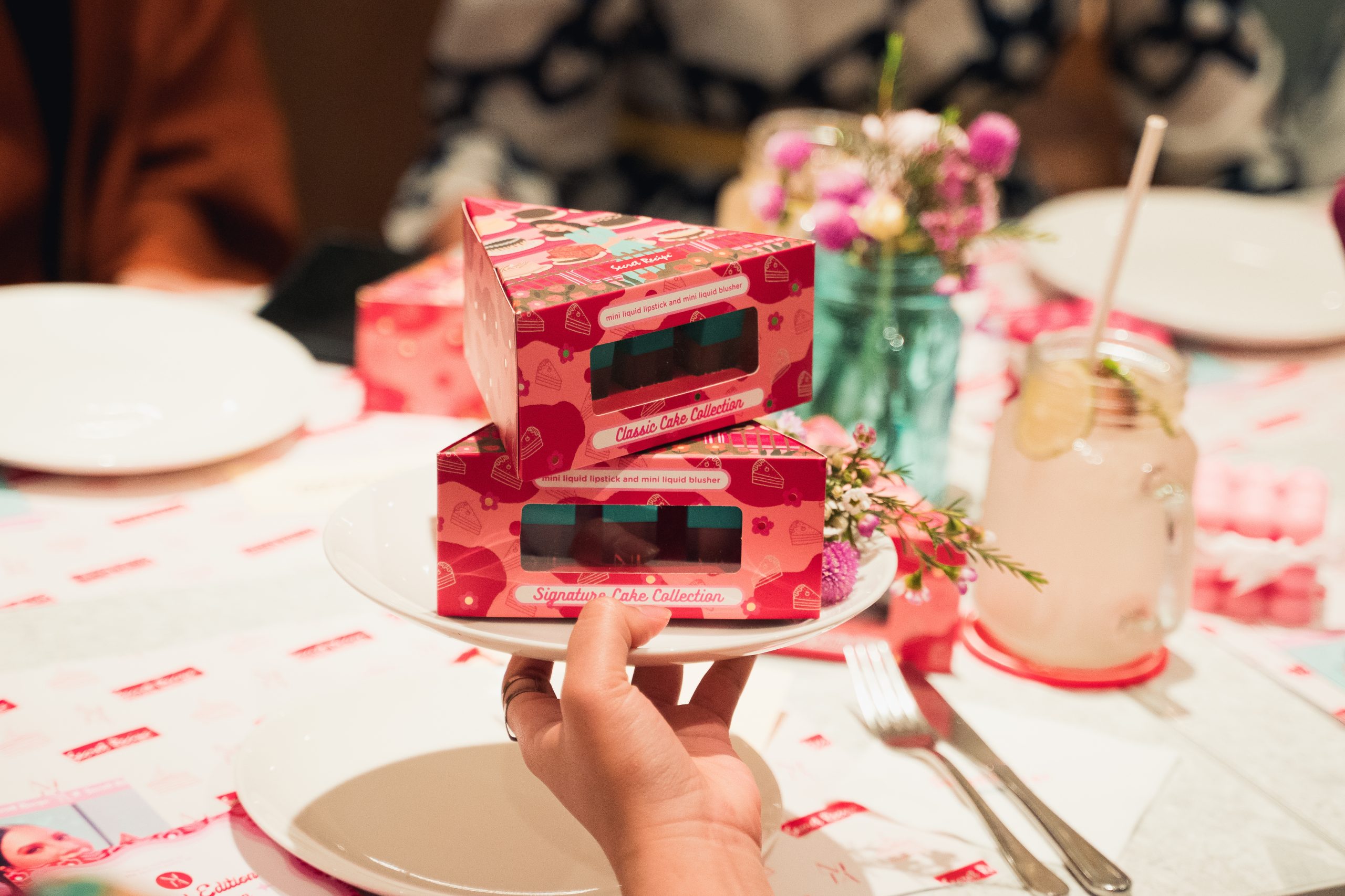 Secret Recipe X NITA Cosmetics Hadir Dengan Rangkaian Alat Solek Inspirasi Dari Kek