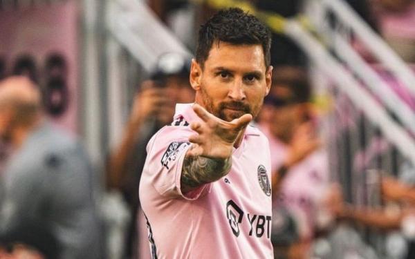 Kala Messi Melakukan Selebrasi Ala Superhero 