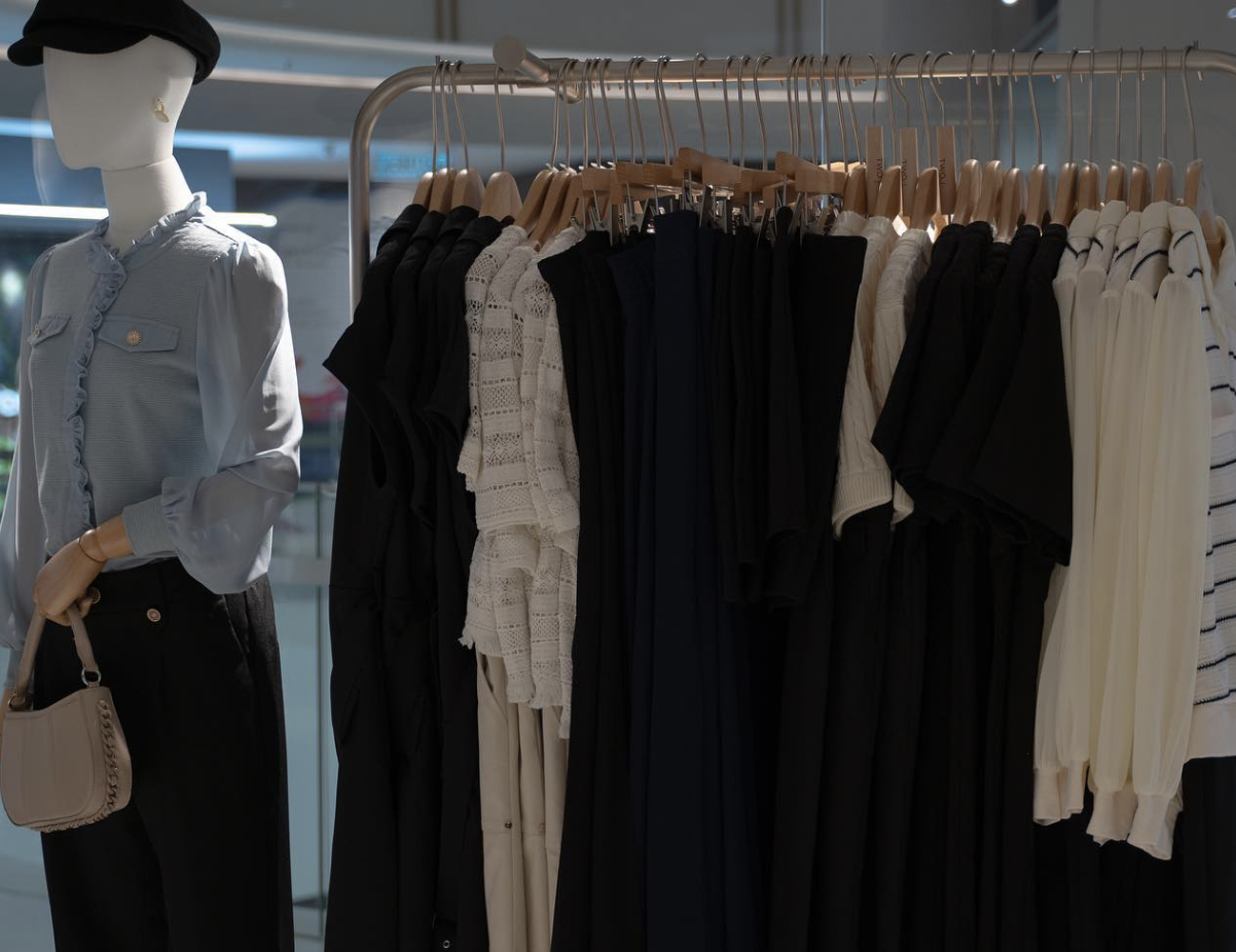 Two L Kini Dibuka Di The Starhill – Jenama Fesyen Yang Menawarkan Koleksi Pakaian Sehingga Saiz 4XL