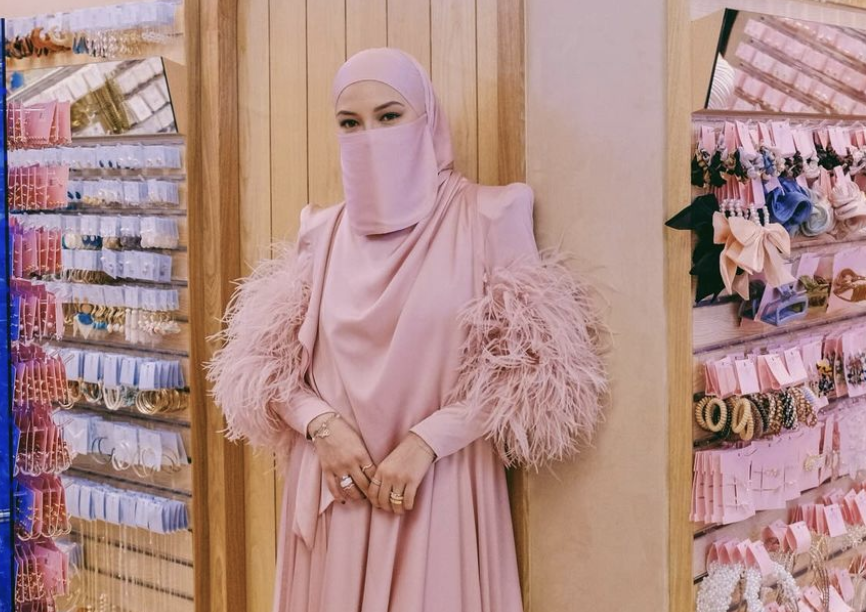 LUNA Jewellery Dibuka Di Suria KLCC, Produk Baharu Di Bawah Jenama NH Prima Iaitu Syarikat Induk Naelofar Hijab