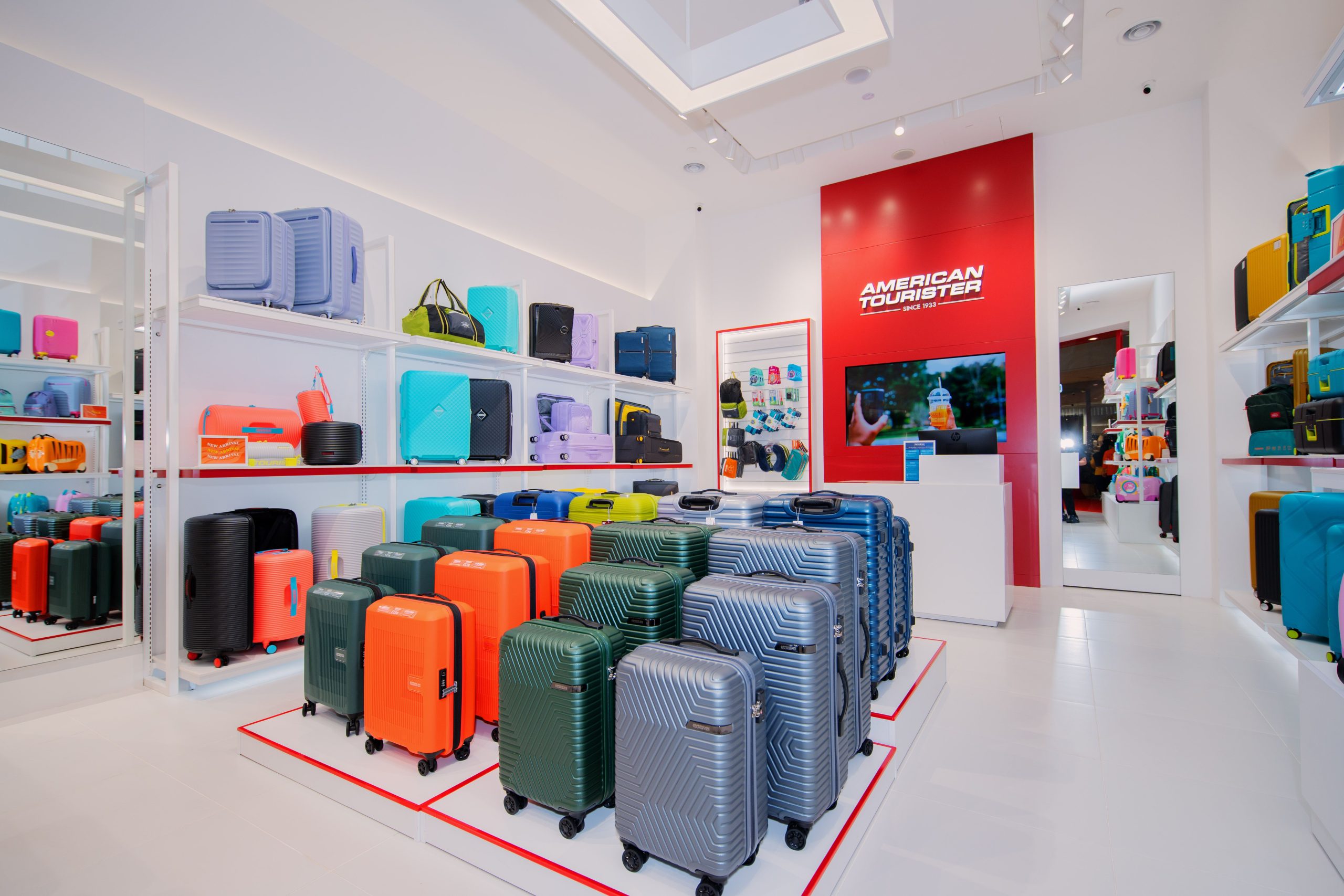 Butik Pertama Jenama Bagasi American Tourister Dibuka Di Sunway Velocity Mall