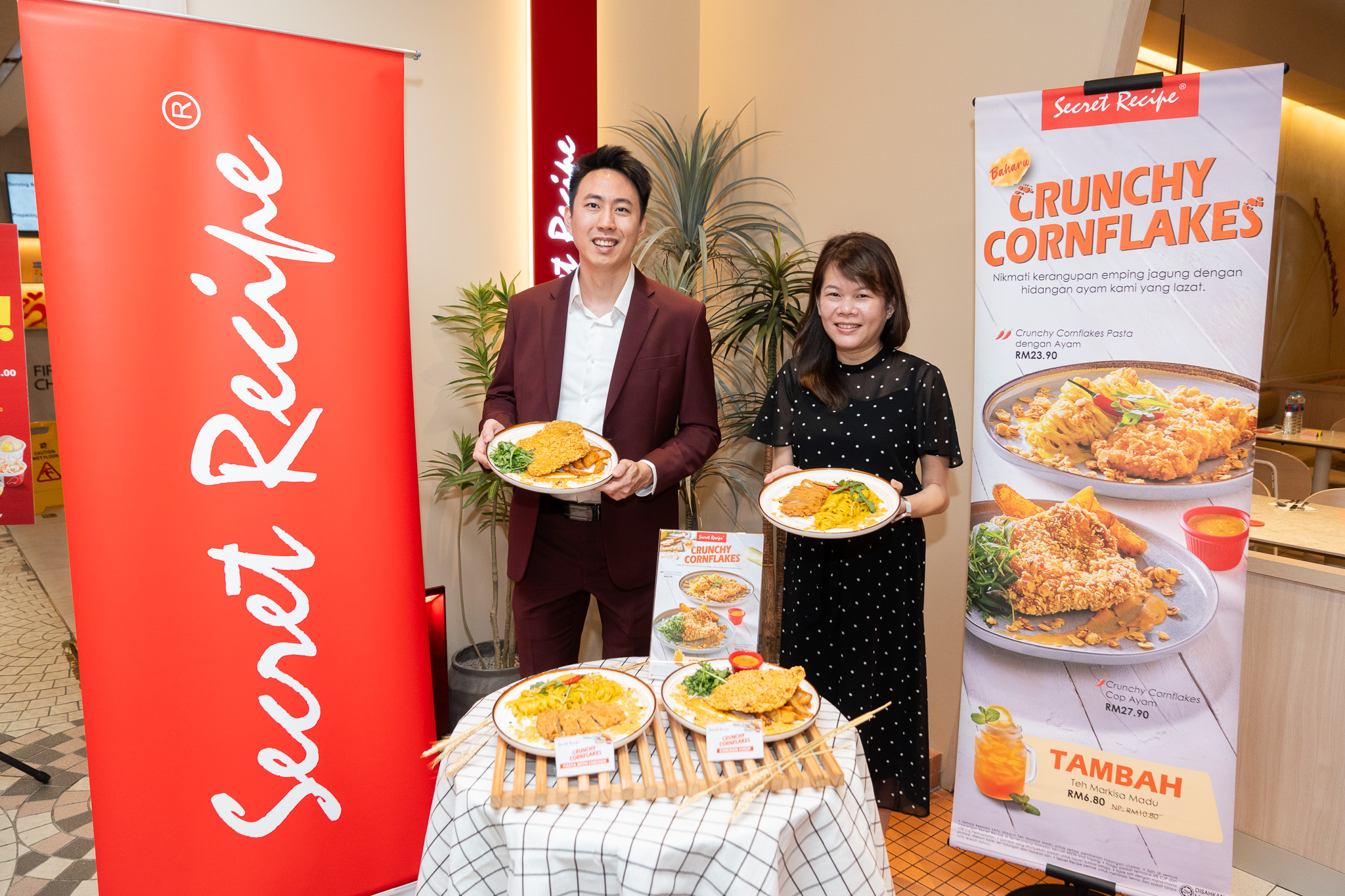 Menu Baharu Secret Recipe Crunchy Cornflakes Pasta Dengan Ayam & Crunchy Cornflakes Cop Ayam
