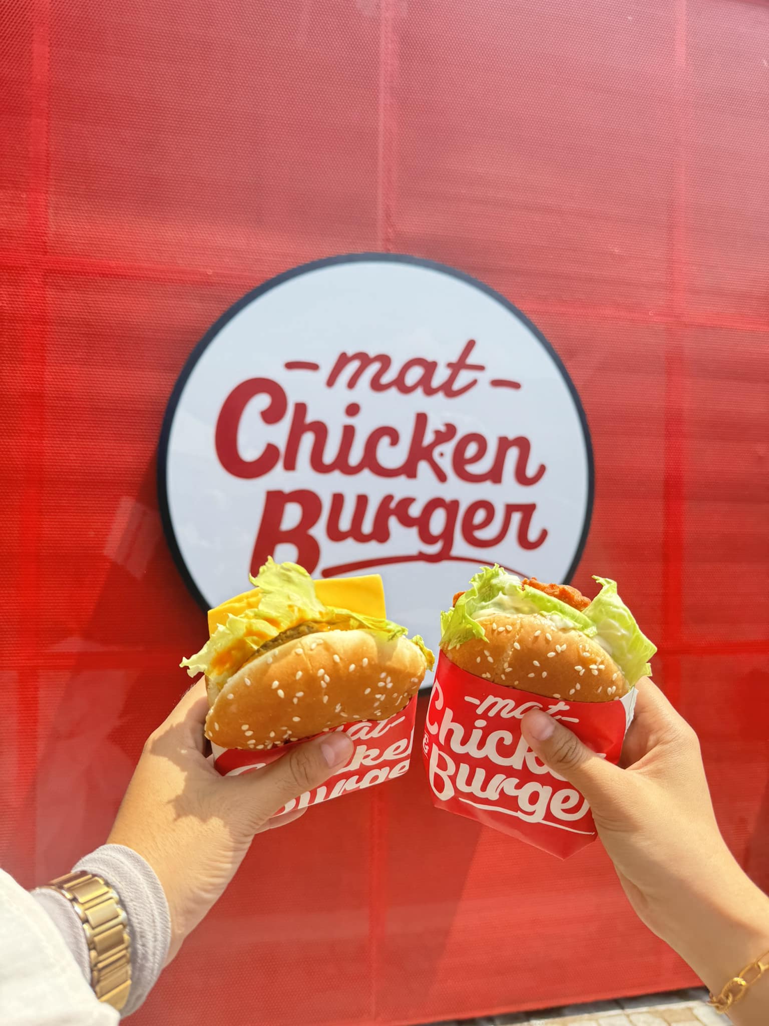 Selepas Mat Coffee, Kini Pak Mat Western Memperkenalkan Mat Chicken & Burger