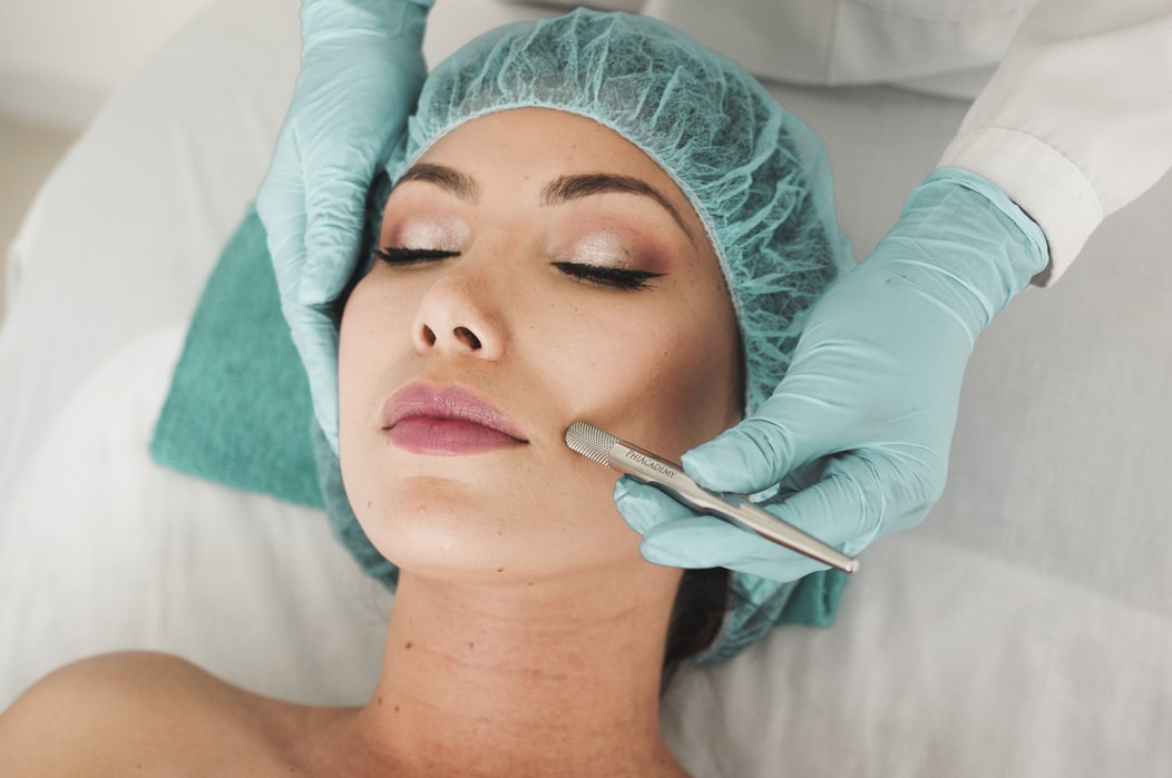 Perbezaan Facial Filler Dan Botoks? Ketahui Kesan Jangka Panjang Rawatan Kosmetik Pada Kulit