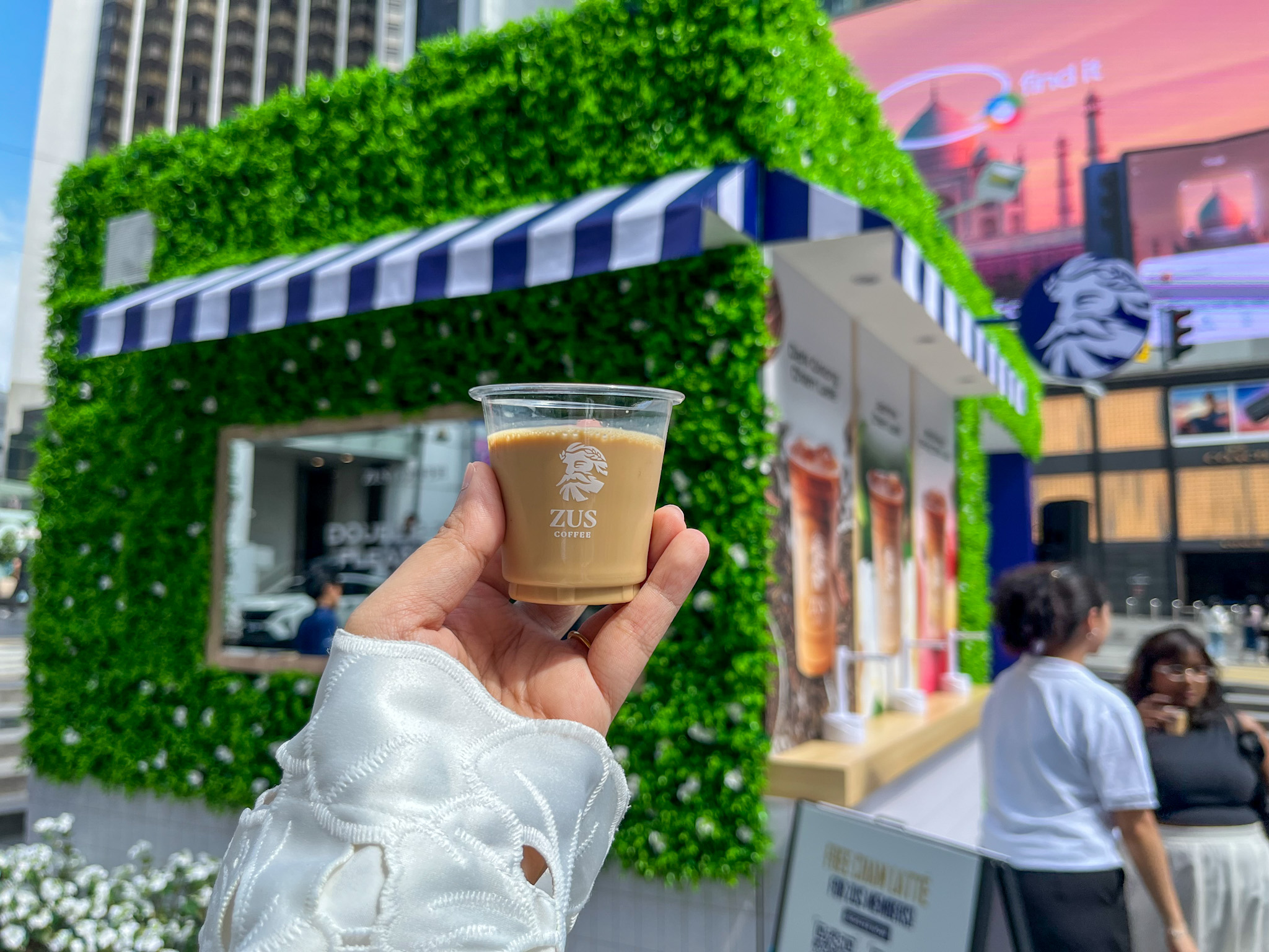 Sudahkah Anda Cuba Siri Cham Latte ZUS Coffee – White Peach Oolong Cham Latte, Jasmine Cham Latte Dan Dark Oolong Cham Latte?