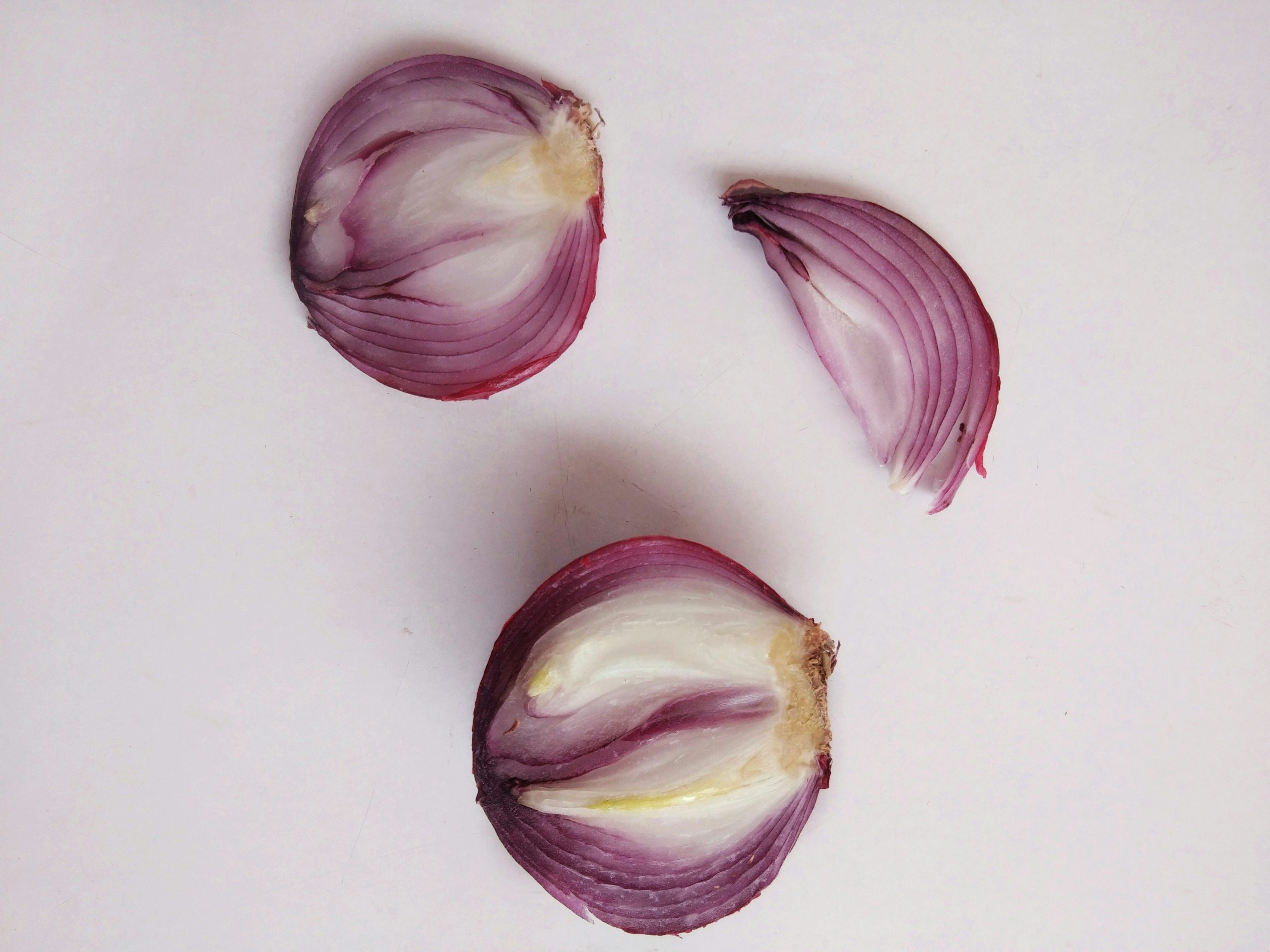 Kenapa Bawang Merah Buat Mata Berair? Cara Mengelakkan Air Mata Keluar Semasa Menghiris Bawang