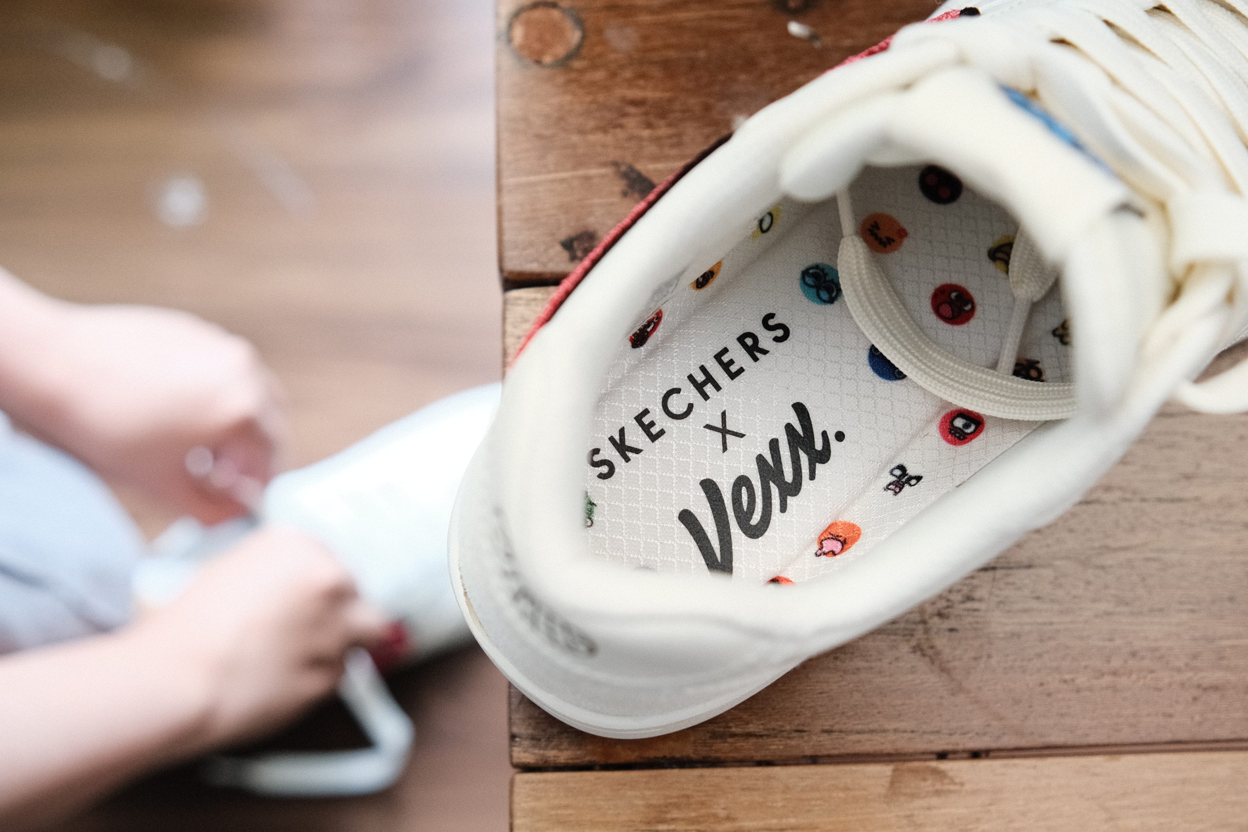 Ulasan Skechers x Vexx The Koopa Court – Vexx Chenille Doodle – Kasut Santai Tetapi Bergaya Untuk Ke Pejabat