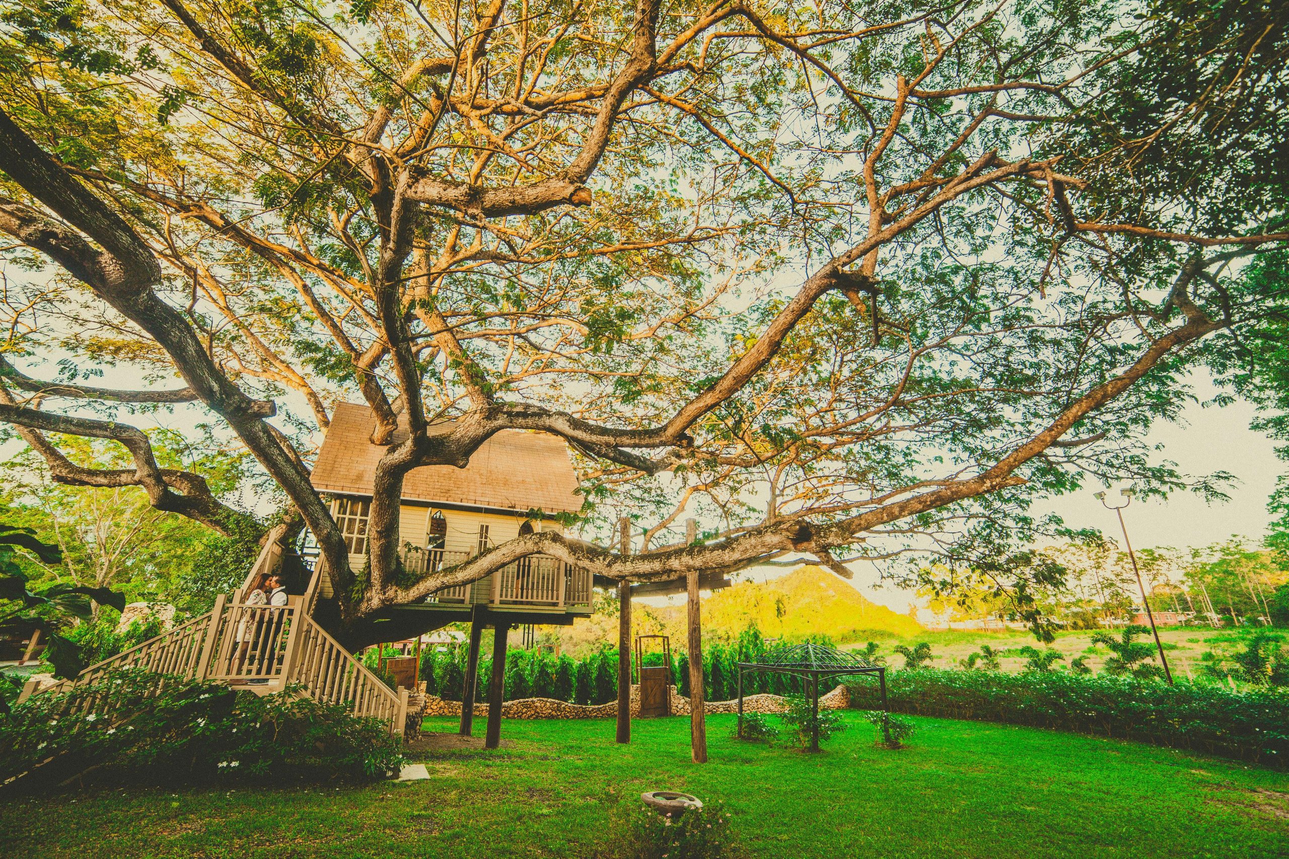 Tempat Tersembunyi Dalam Kisah Fantasi