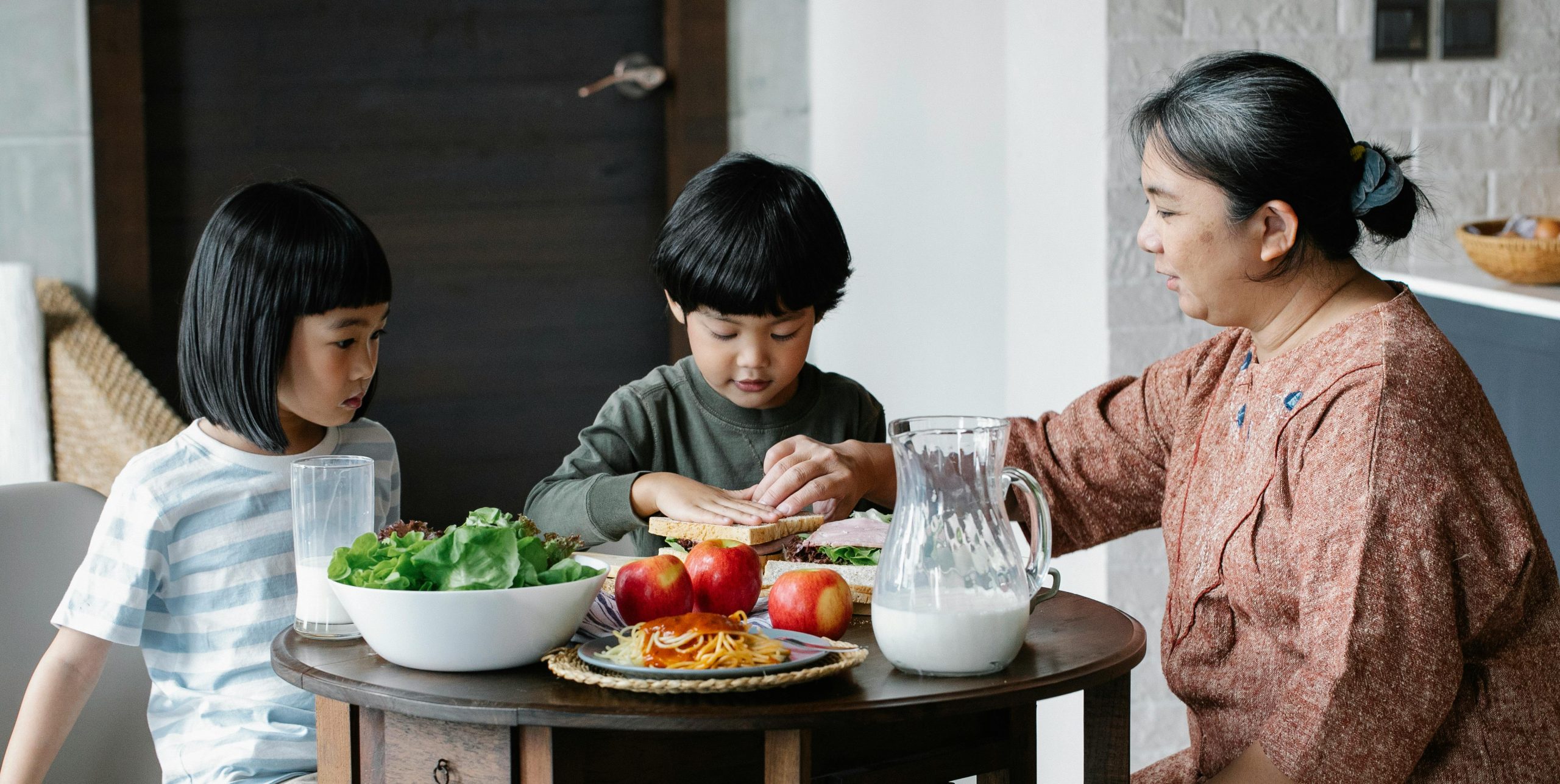 Tips Membiasakan Anak Untuk Memilih Makanan Sehat 