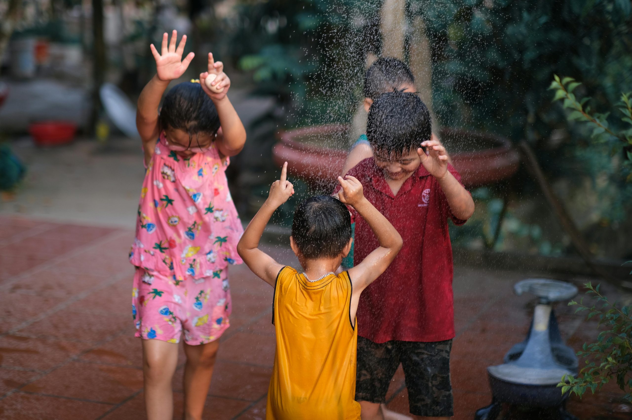 Tips Mencegah Anak Jatuh Sakit Saat Musim Hujan 