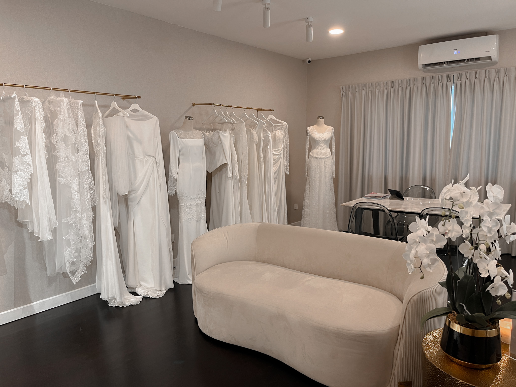Furniture And Choice Menampilkan Koleksi Sofa Eksklusif Dengan Rekaan Pleats Ikonik Alia Bastamam