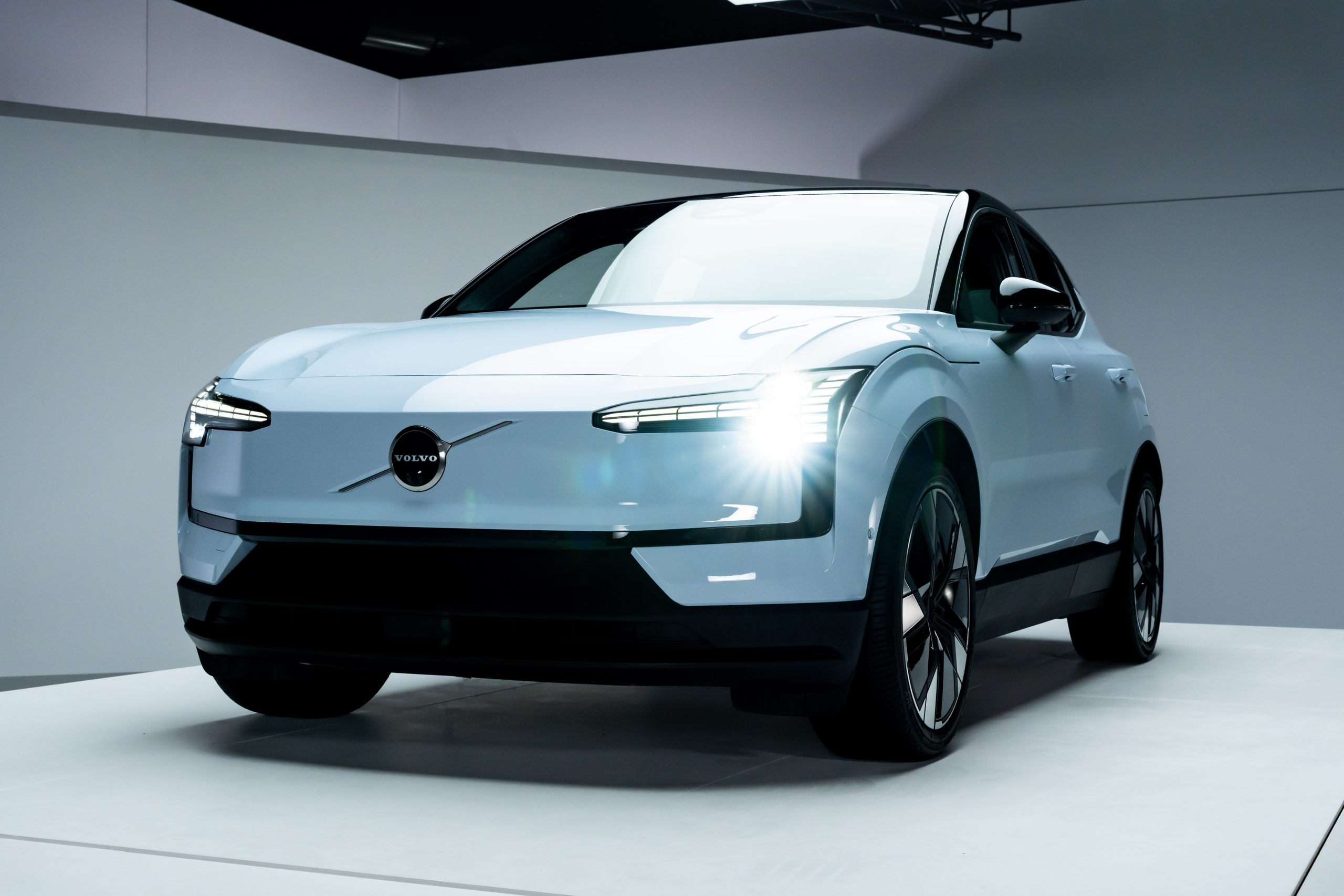 Volvo Car Malaysia Capai Rekod Baharu Jualan EV Pada 2024 – Bakal Memperkenalkan Volvo EX90 Pada Tahun Ini