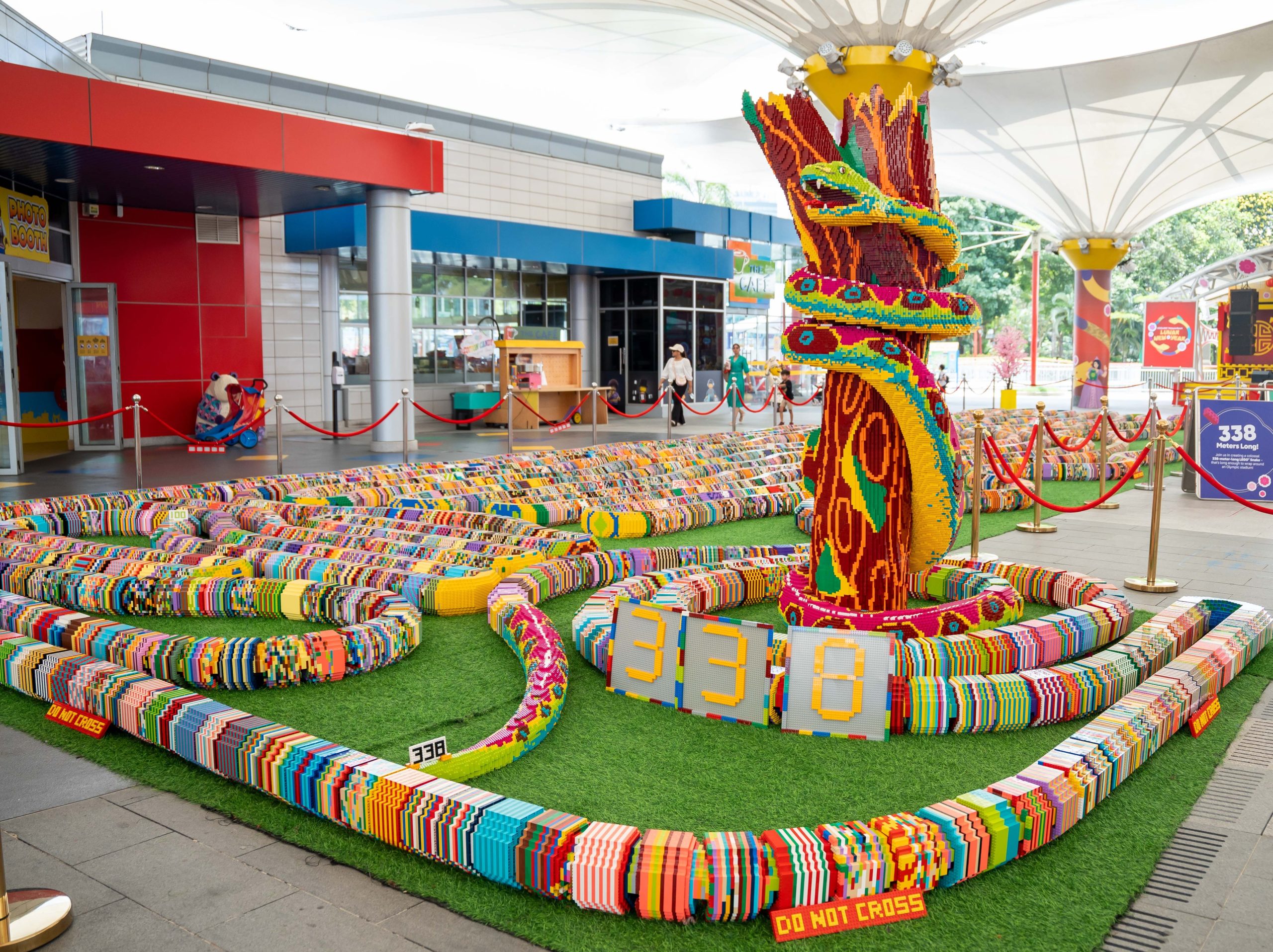 LEGOLAND Malaysia Cipta Sejarah Dengan Ular LEGO Terpanjang Di Dunia