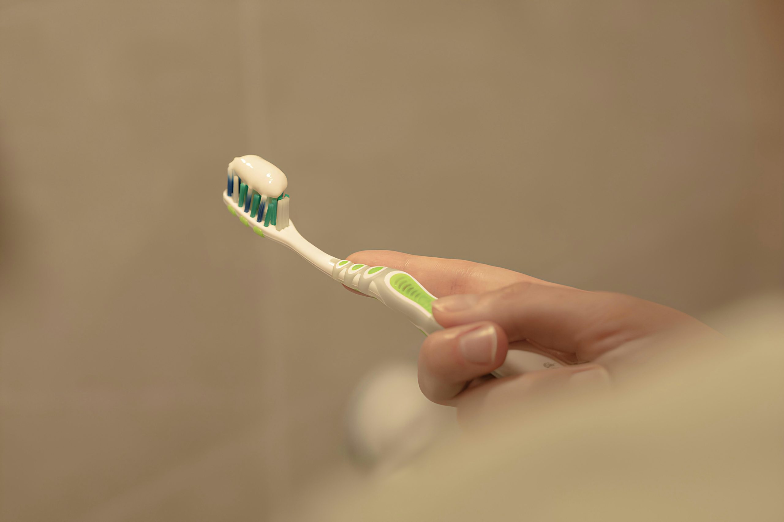 Adakah Perlu Beli Ubat Gigi Dengan Fluorida Atau Bebas Fluorida?
