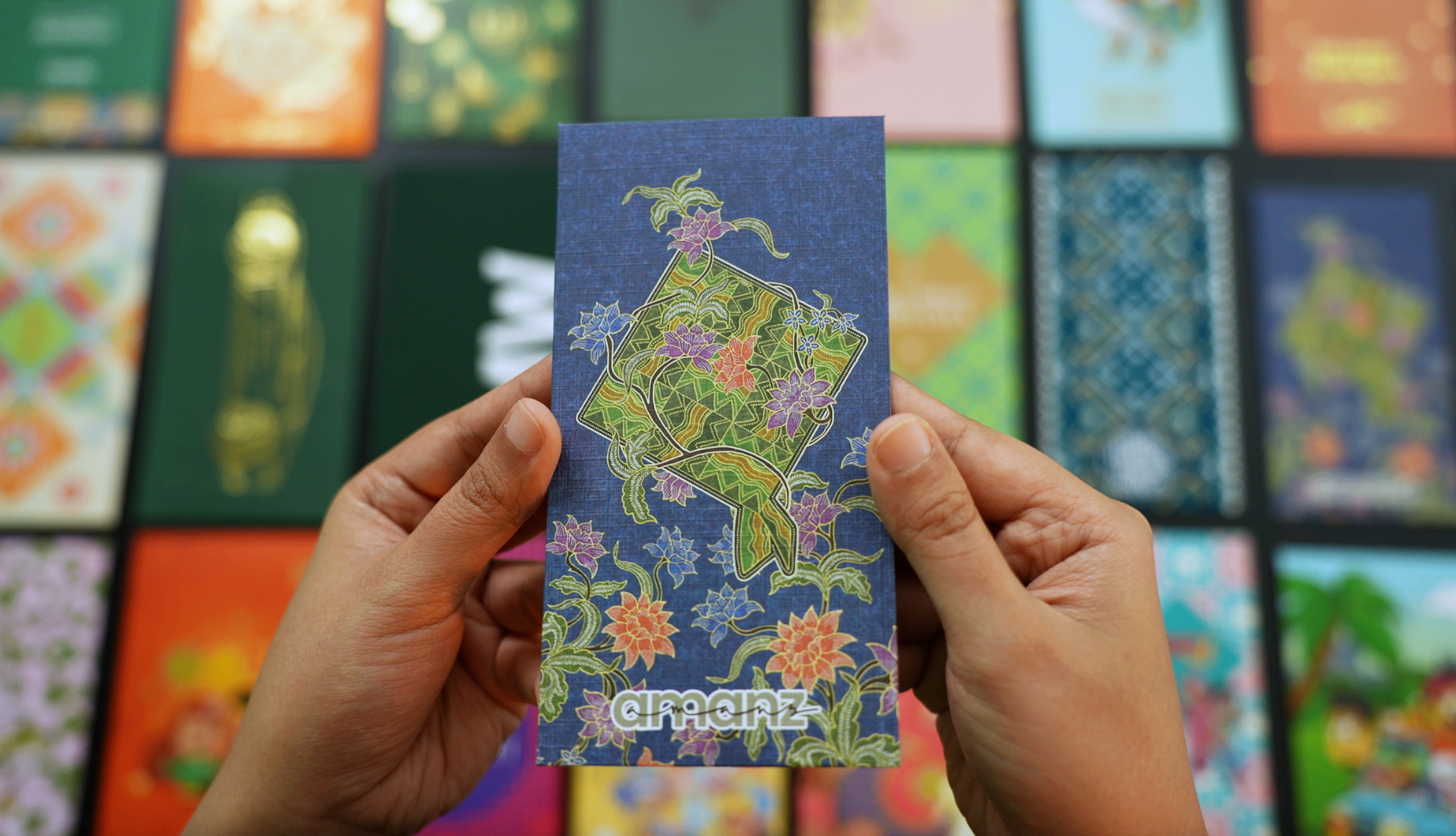 Asal Usul Budaya Memberi Duit Raya – Dari Sedekah Ke Tradisi Raya
