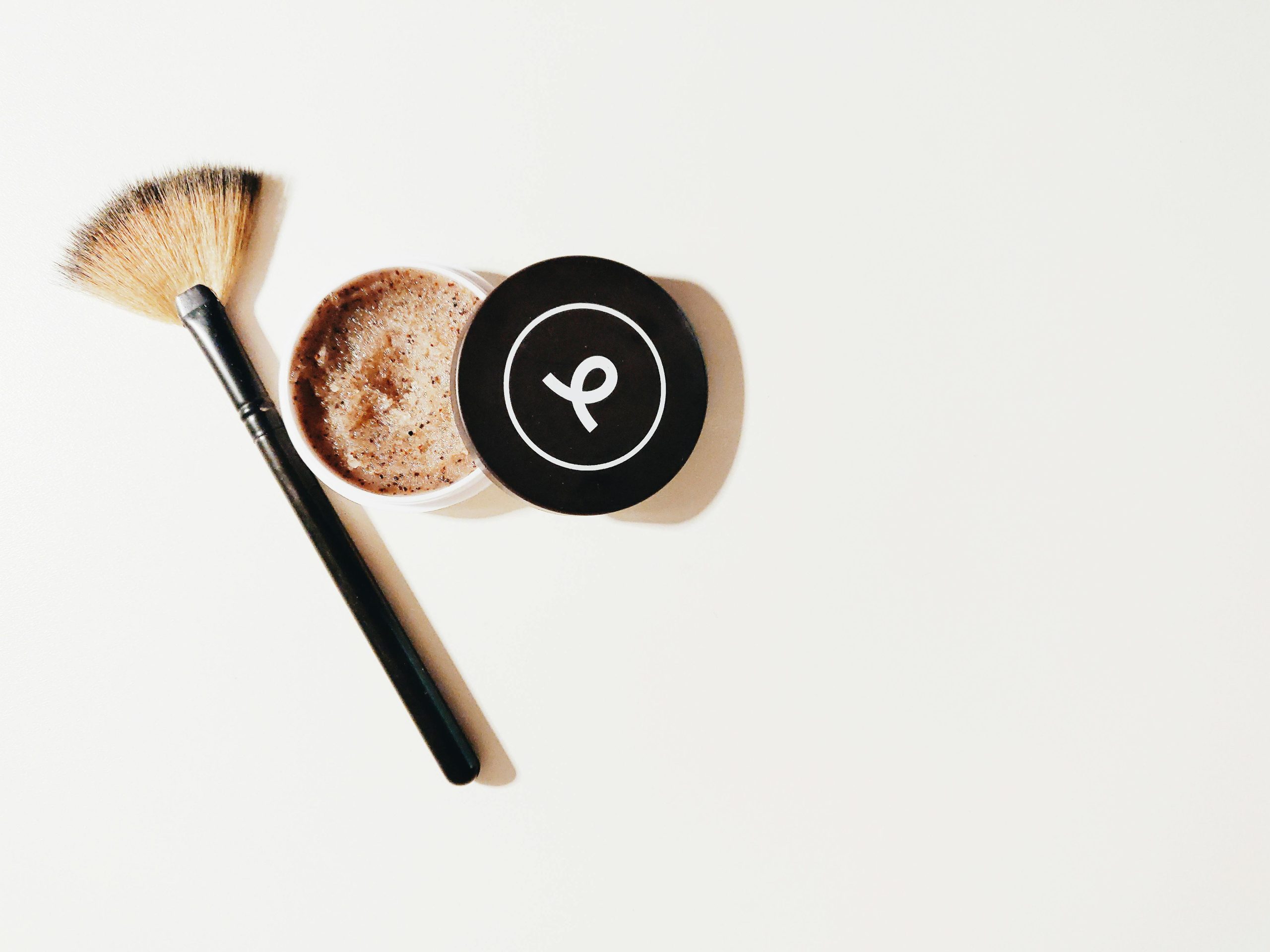 Sudah Cukup Bersihkah Kuas Makeup Anda?