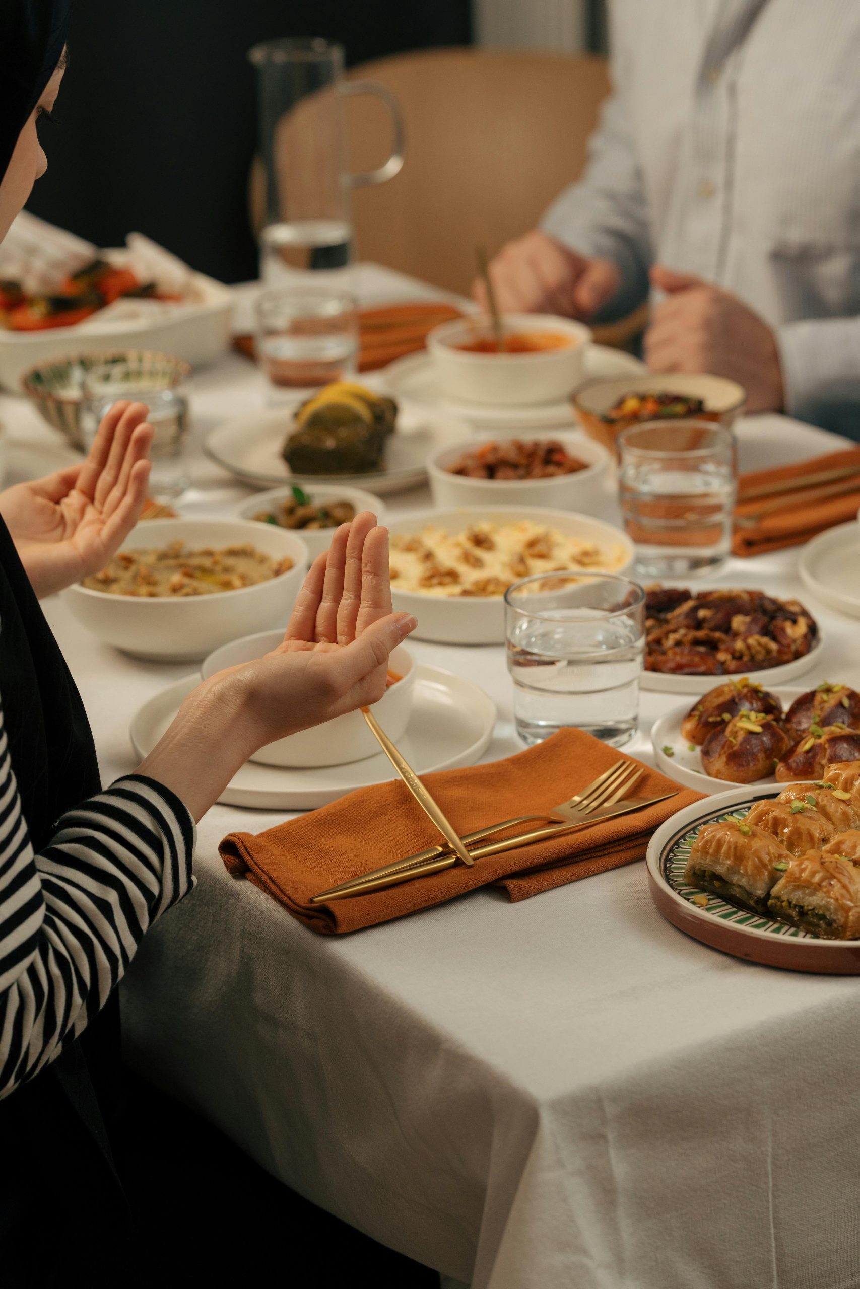 Tips Mencegah Kenaikan Berat Badan Saat Puasa 