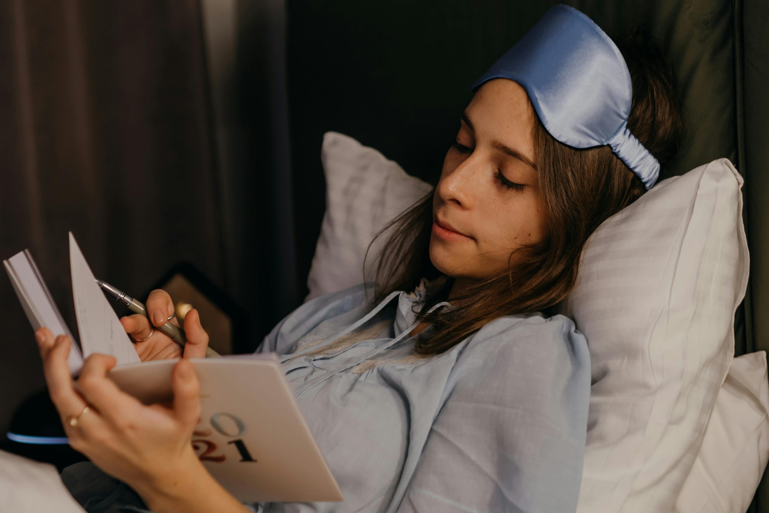 Tidur Lebih Nyenyak Dengan Menulis Jurnal