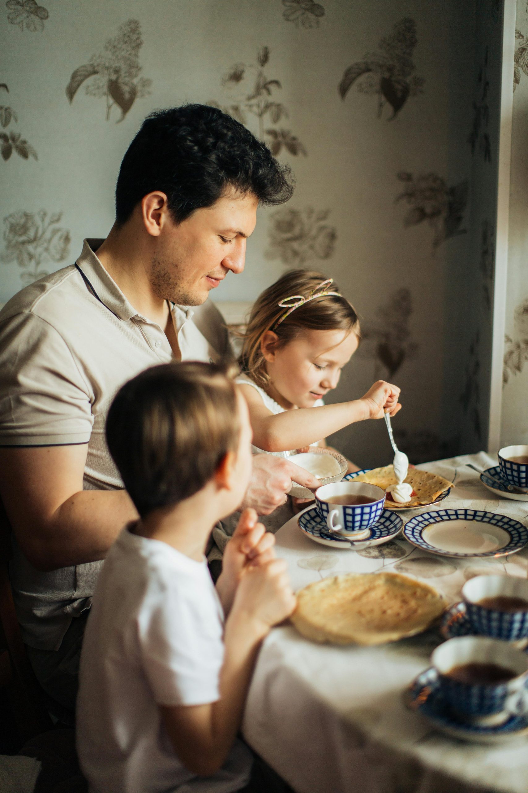 Melibatkan Anak Dalam Kegiatan Keseharian