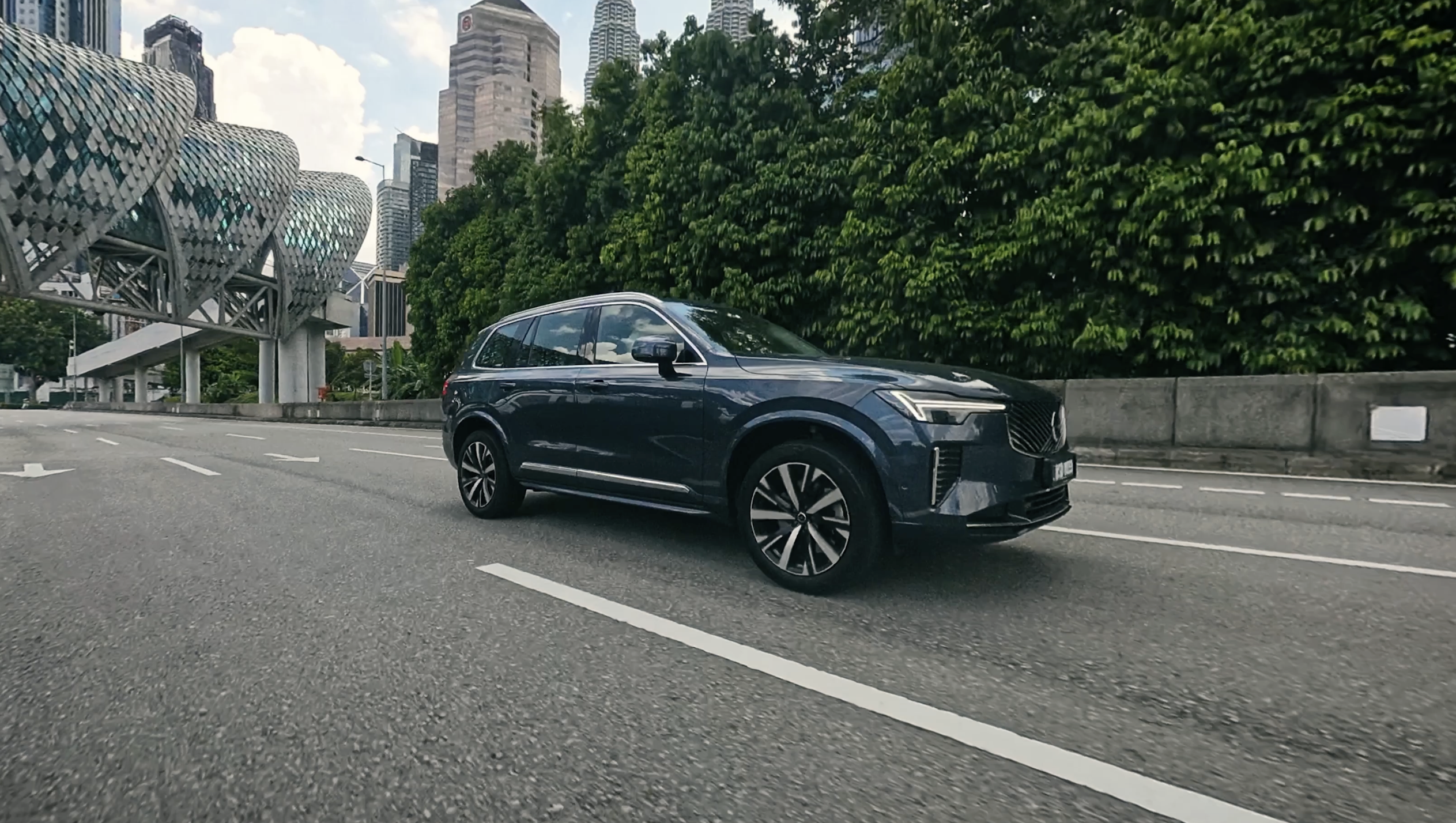 Pengalaman Memandu Volvo XC90 – Kereta Hibrid Dengan Ruang Kabin Yang Luas