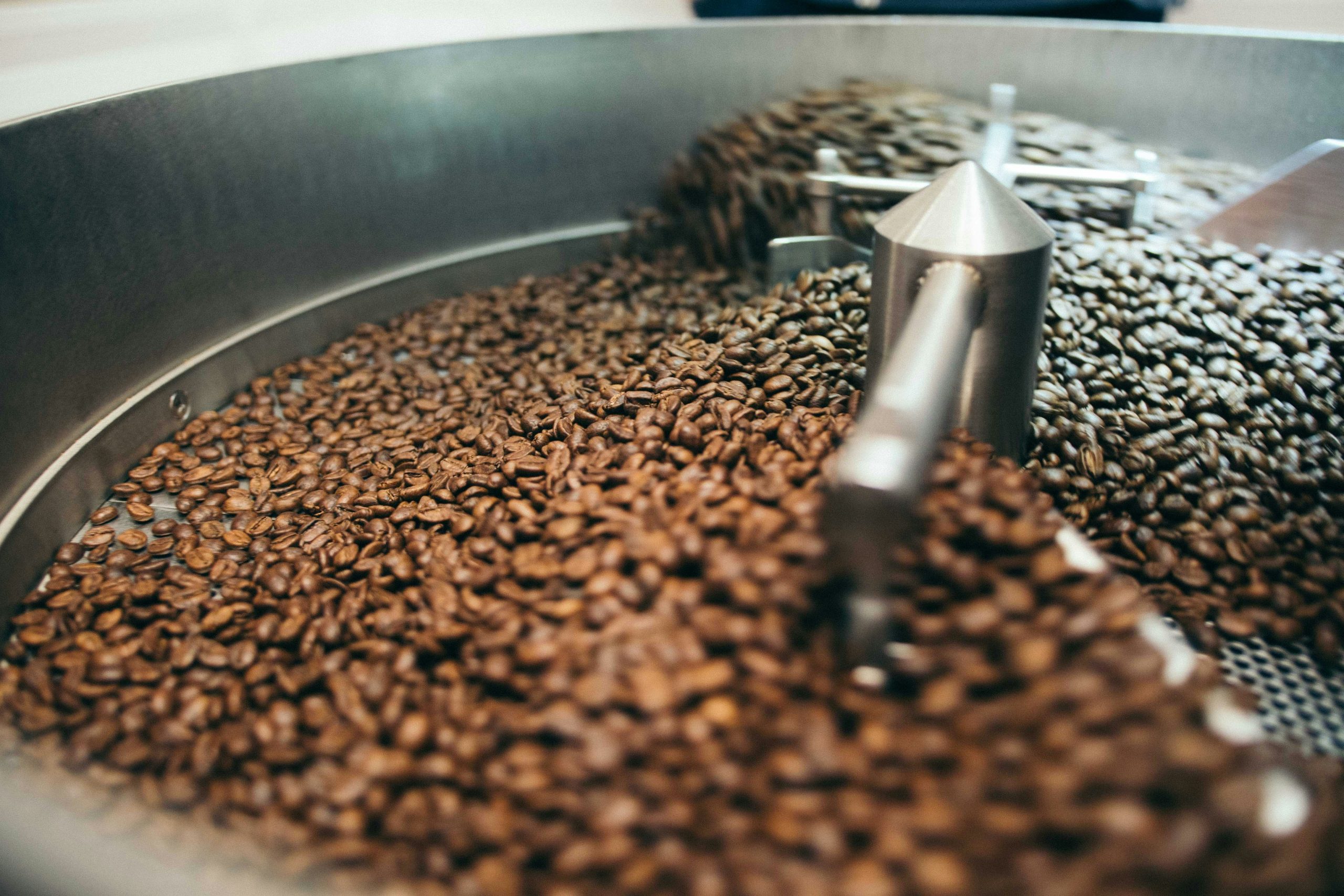 Bilakah Kali Pertama Kopi Ditemui? Dari Qahveh Khaneh Hingga Kopi Moden