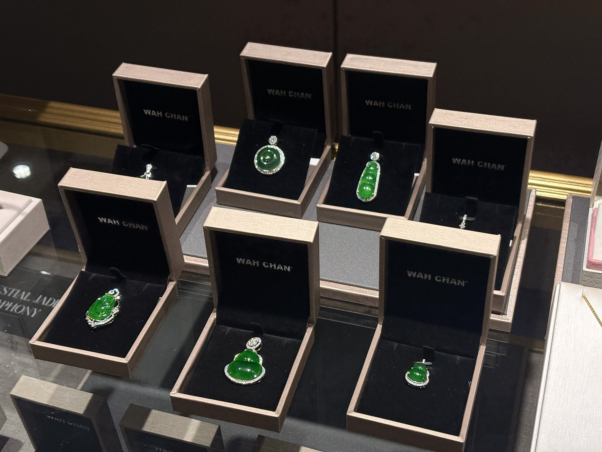 Wah Chan Hadir Dengan Koleksi Istimewa Sempena Hari Ibu – Menampilkan Enam Koleksi Jed Berkualiti Tinggi