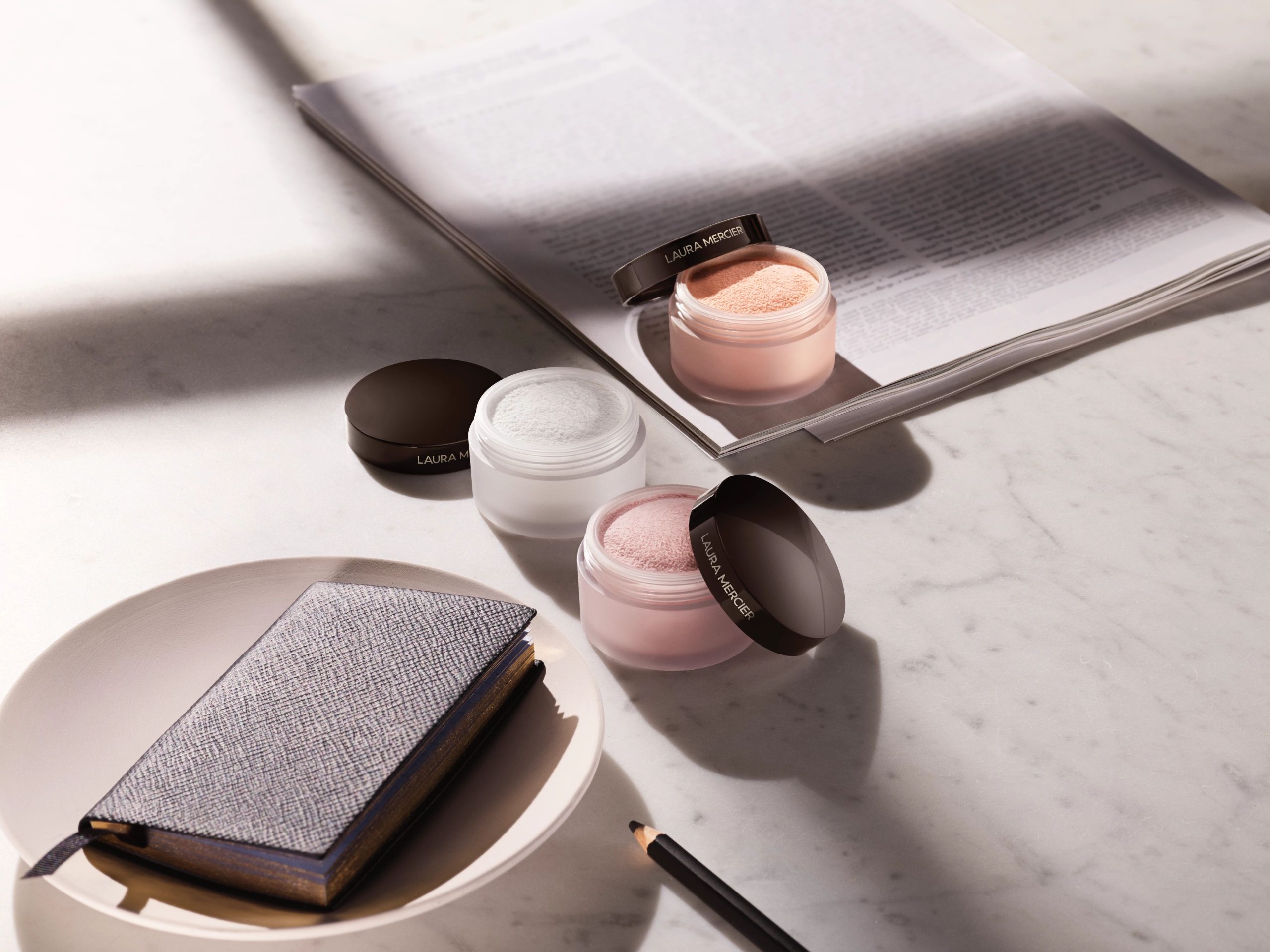 Atasi Lingkaran Gelap Dengan Laura Mercier Secret Brightening Under Eye Setting Powder – Berharga RM179