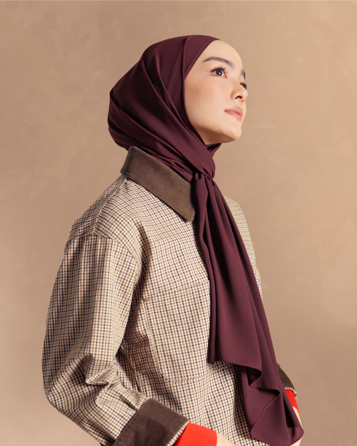 UNIQLO Melancarkan Koleksi Hijab Pertama Di Malaysia, Hadir Dengan Tiga Pilihan Fabrik