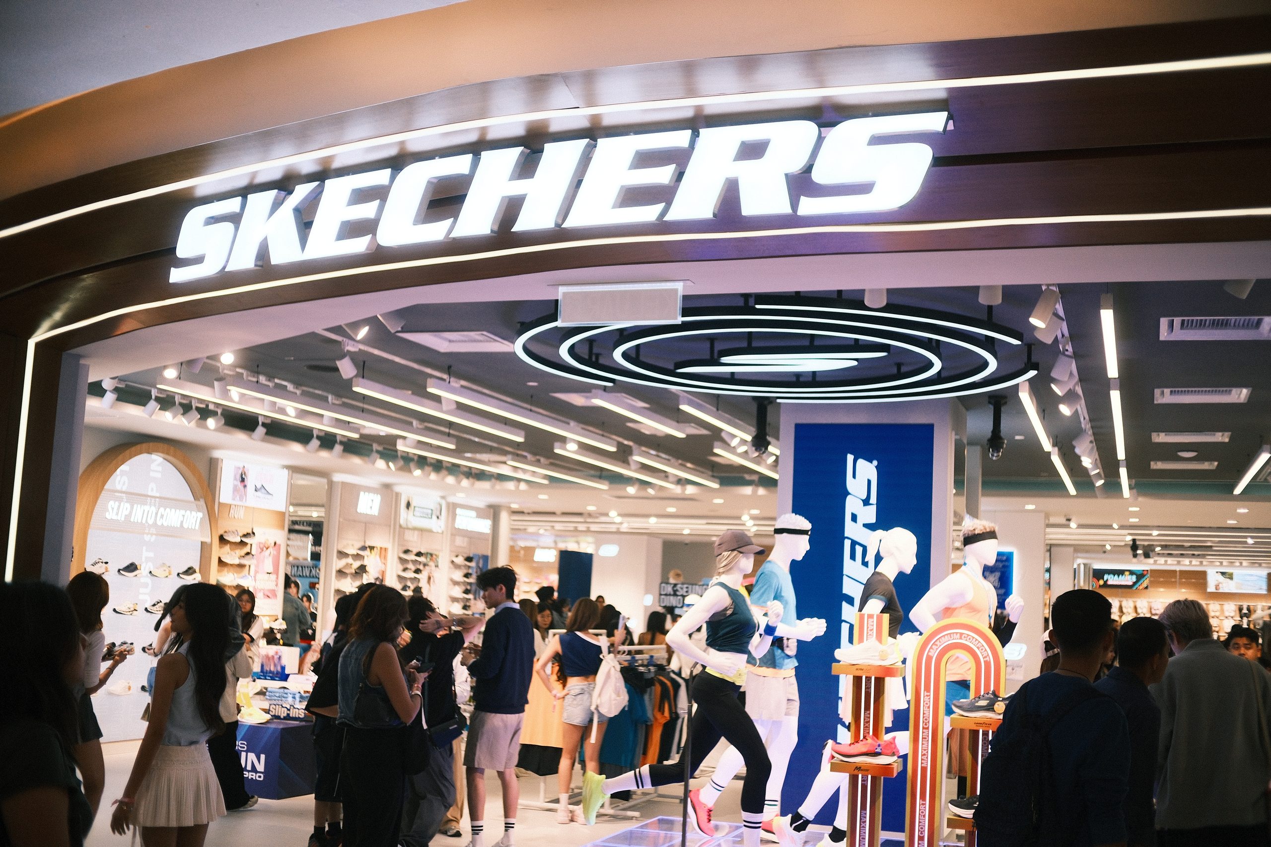 Skechers Superstore Kini Dibuka Di Sunway Pyramid, Tampilkan Koleksi Baharu Bersama SEVENTEEN